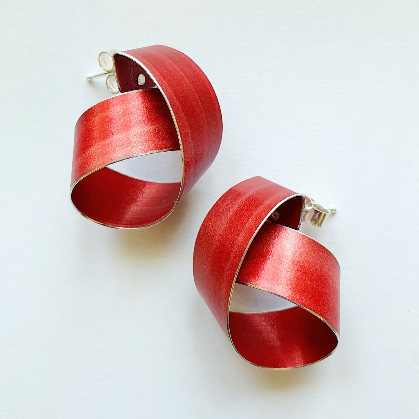 LP24 Wide coil stud earrings
