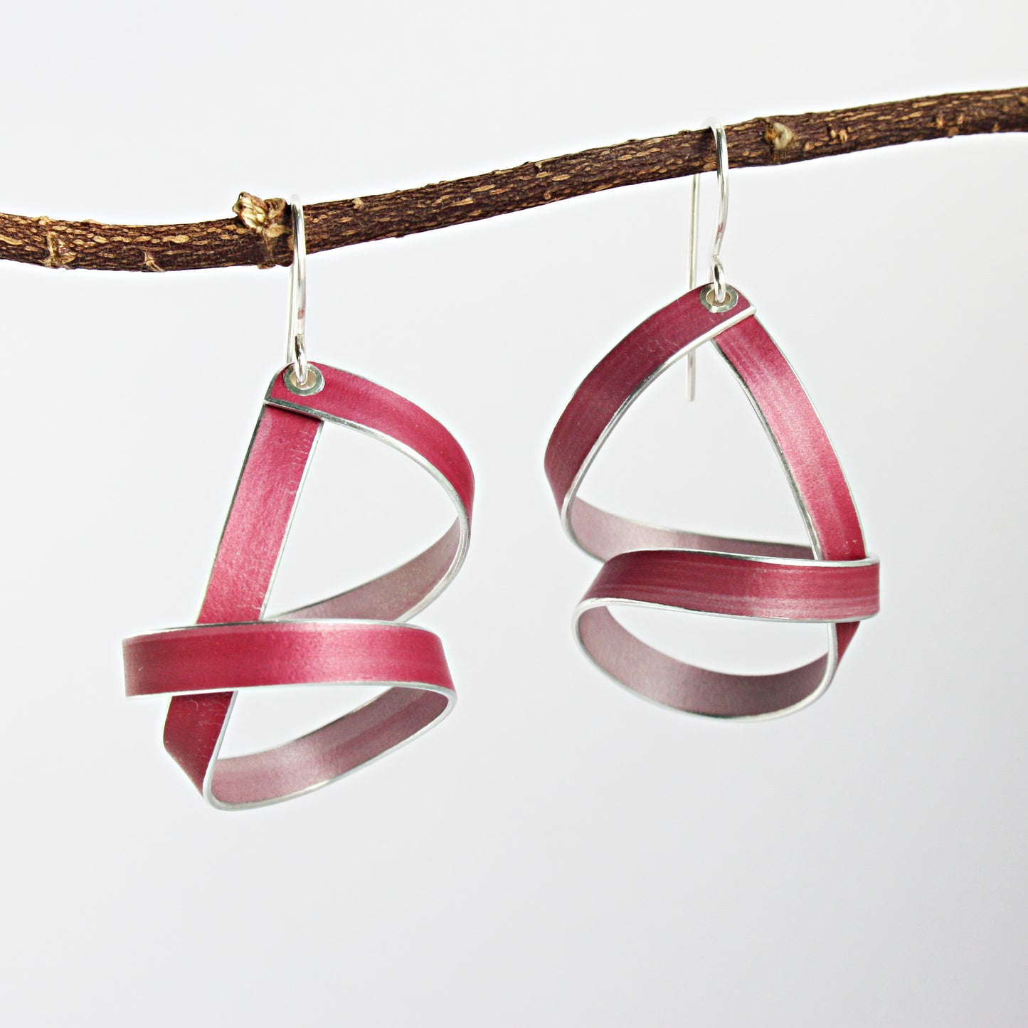 LP19 Short ribbon loopy drop earrings