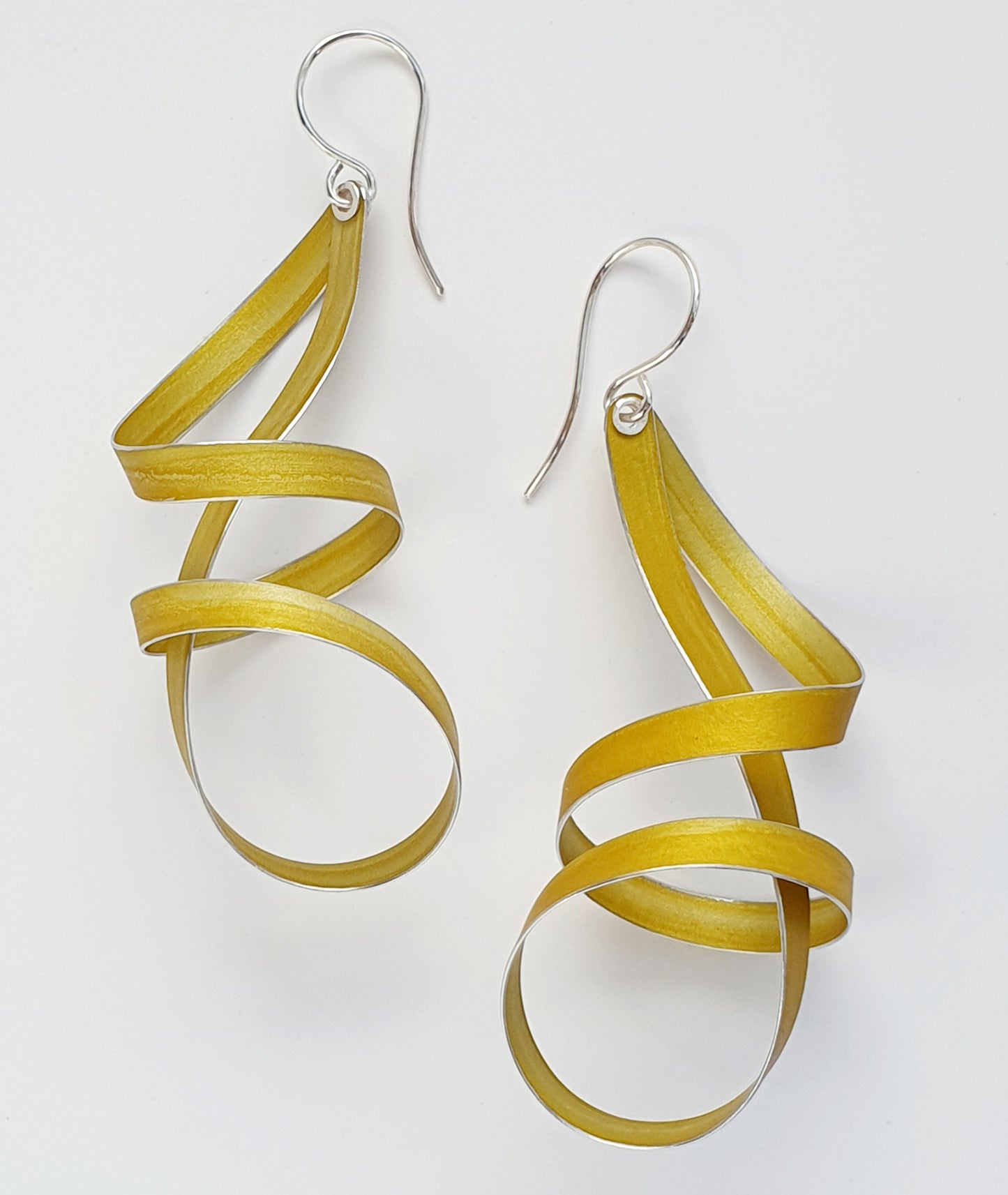 LP21 Long loopy twisted ribbon drop earrings