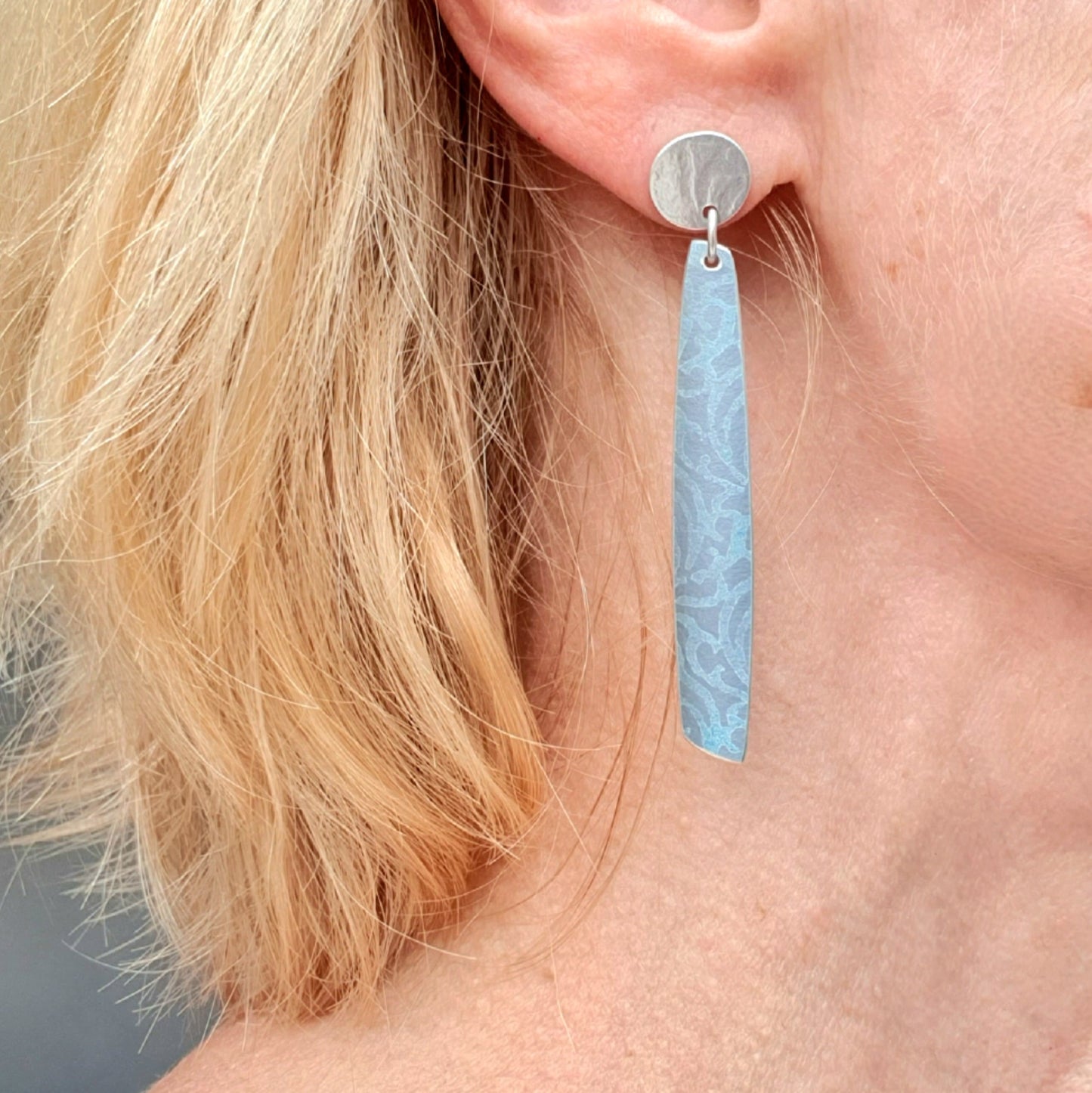 SL9 Silver disc stud and blue grey Alyssa print drop earrings