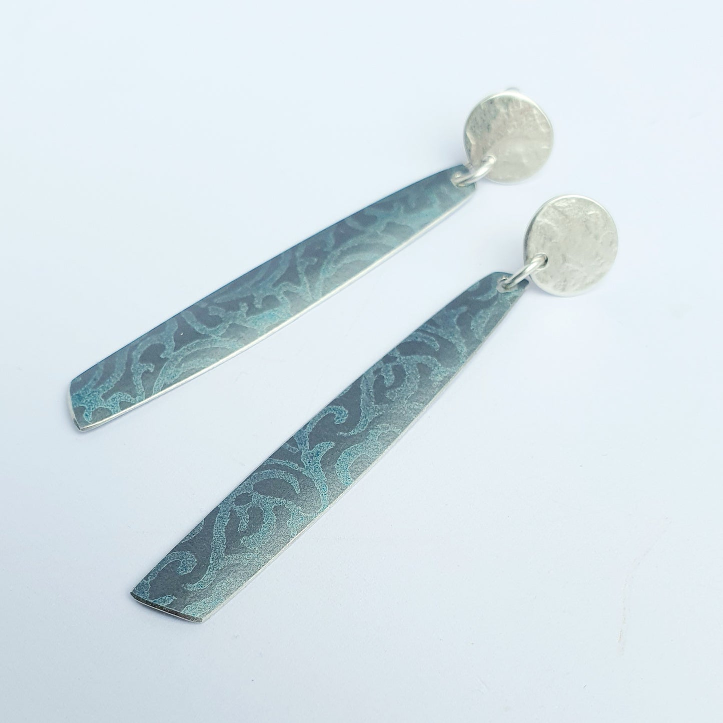 SL9 Silver disc stud and blue grey Alyssa print drop earrings