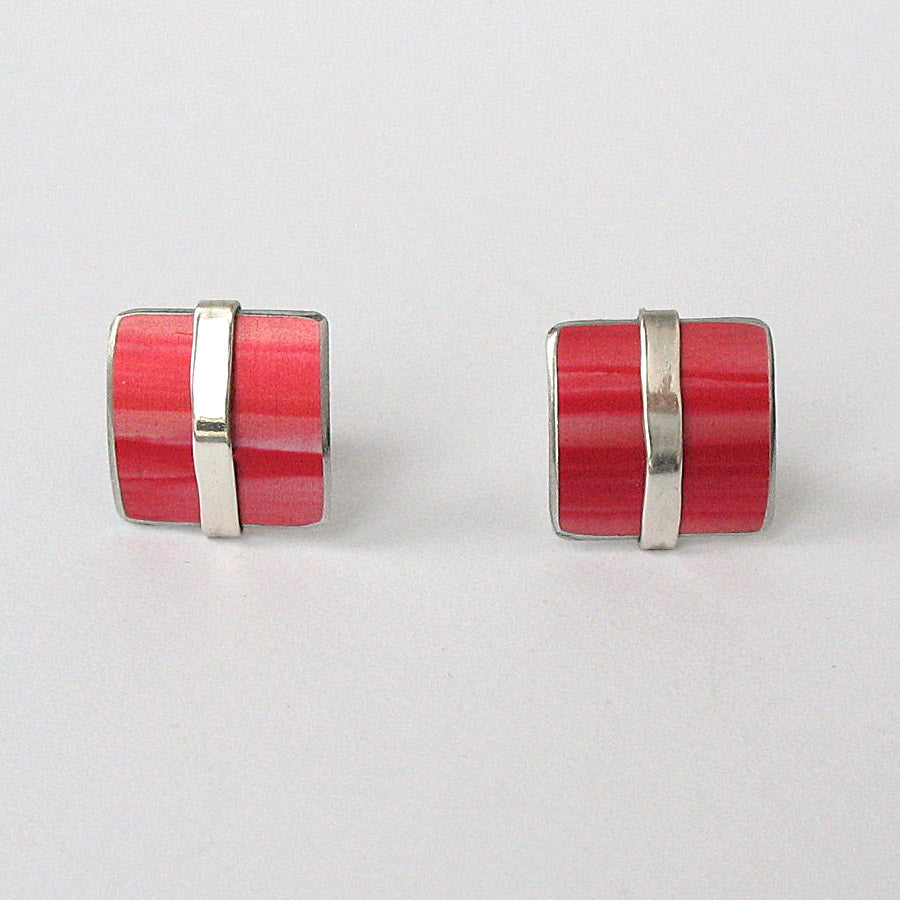 LN2 Little square stud earrings with silver line