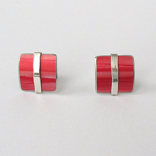 LN2 Little square stud earrings with silver line