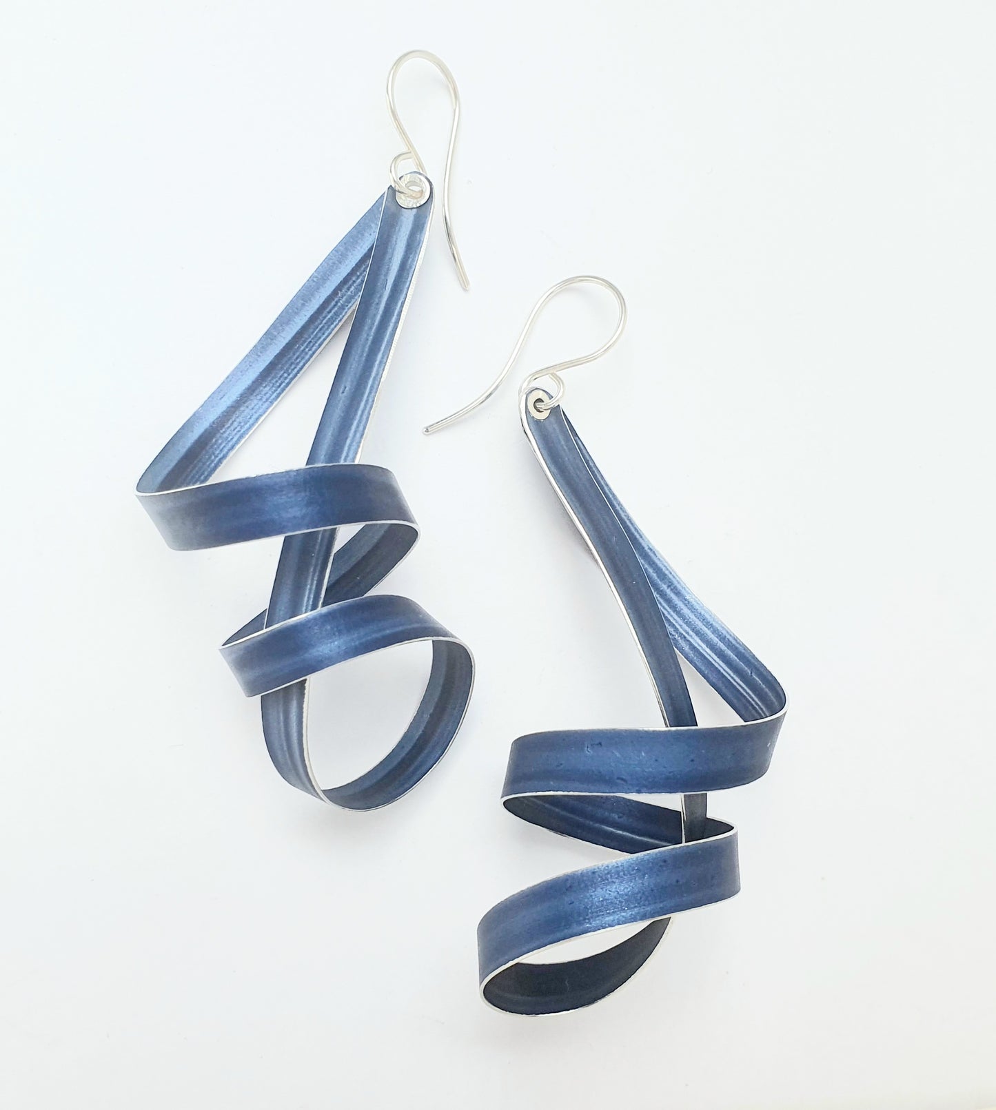LP21 Long loopy twisted ribbon drop earrings