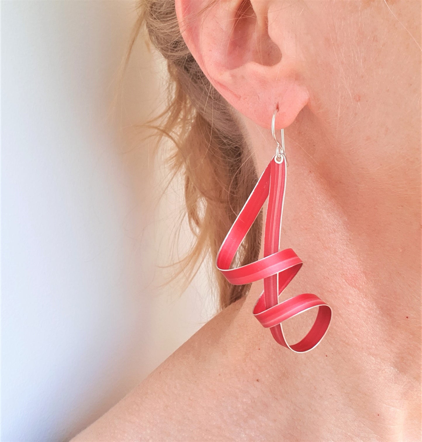 LP21 Long loopy twisted ribbon drop earrings