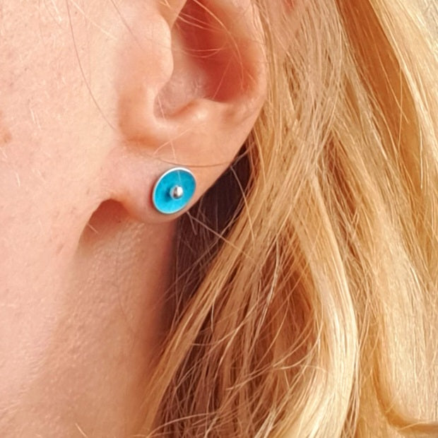 ES1 Small concave oval stud earrings