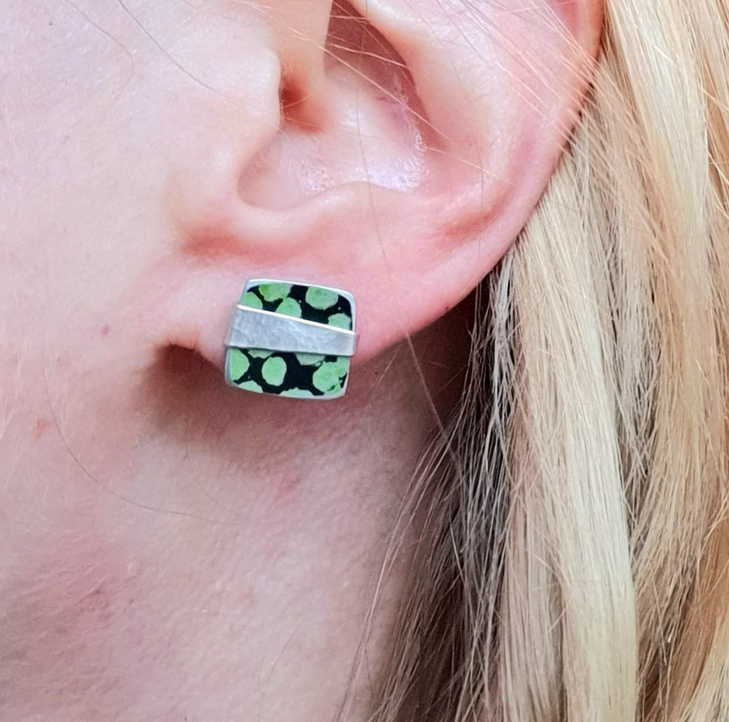 TS25 Square Stud Earrings With Silver Band