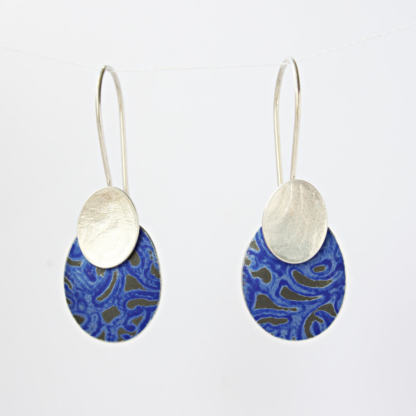 AL18 Oval Drop Earrings