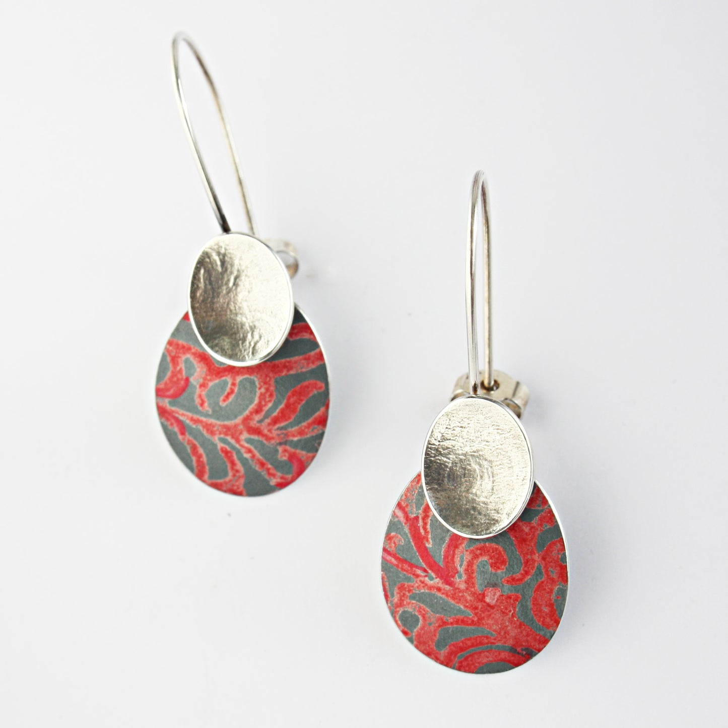 AL18 Oval Drop Earrings