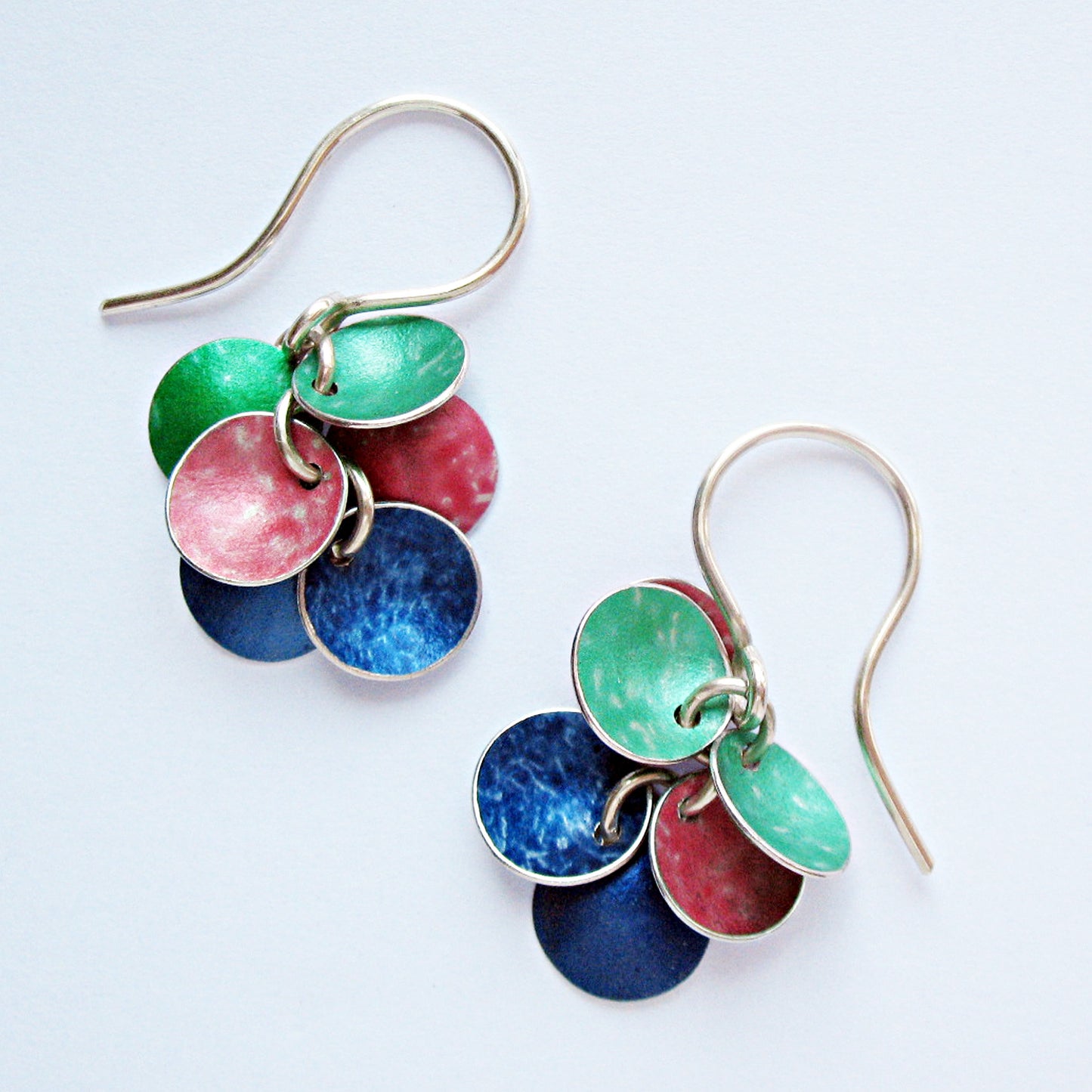 CD18 Six concave disc drop earrings