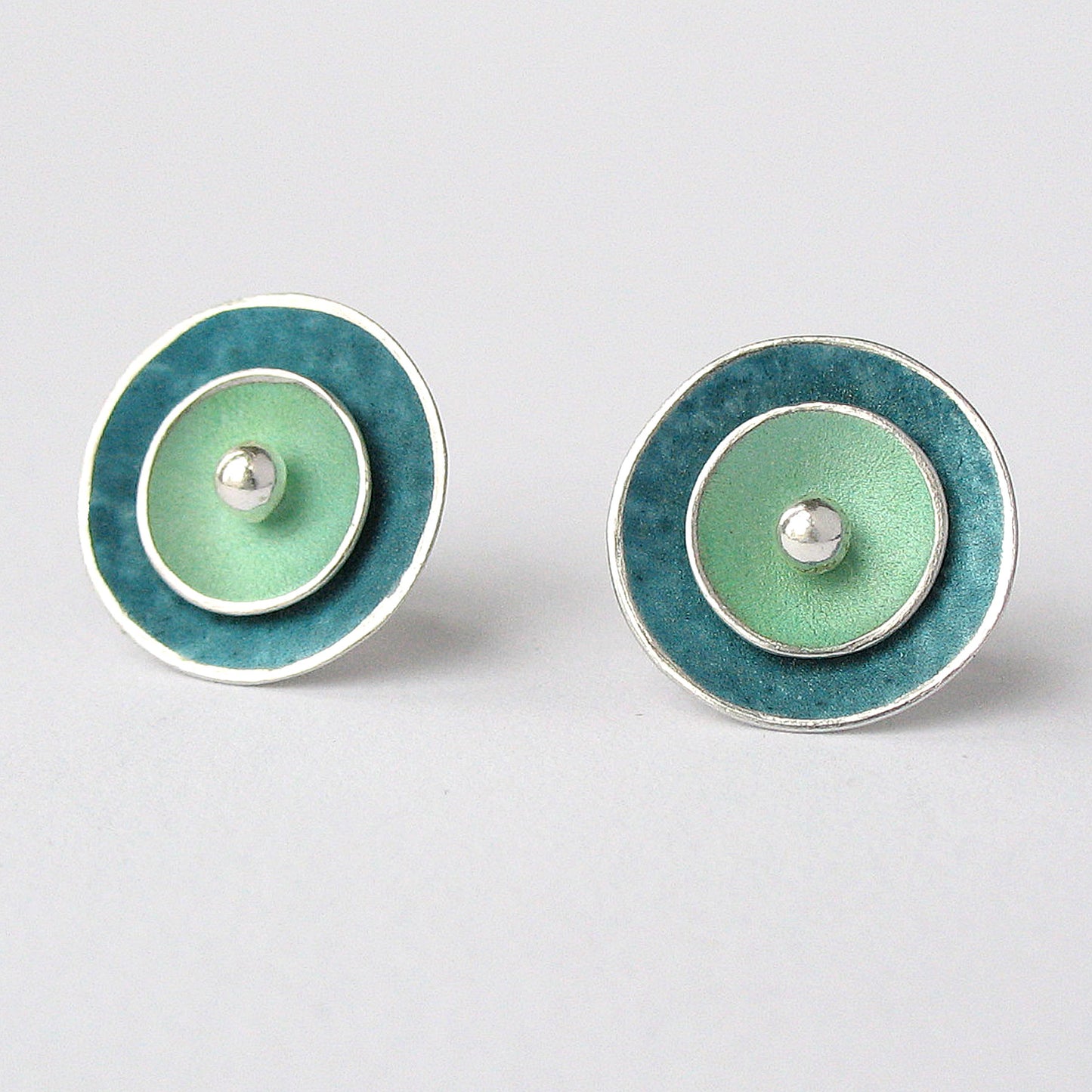 CD1 Double concave disc stud earrings
