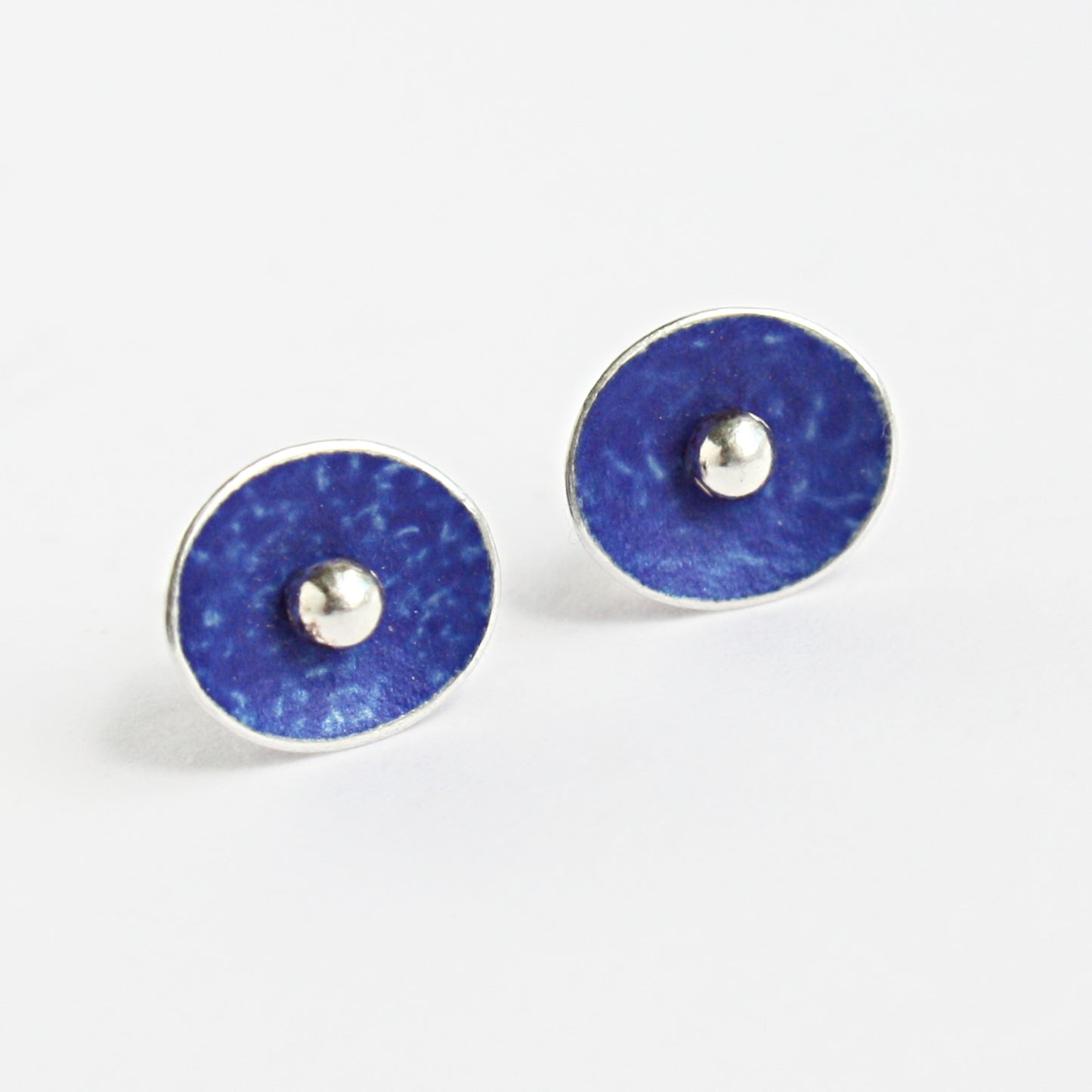 ES1 Small concave oval stud earrings