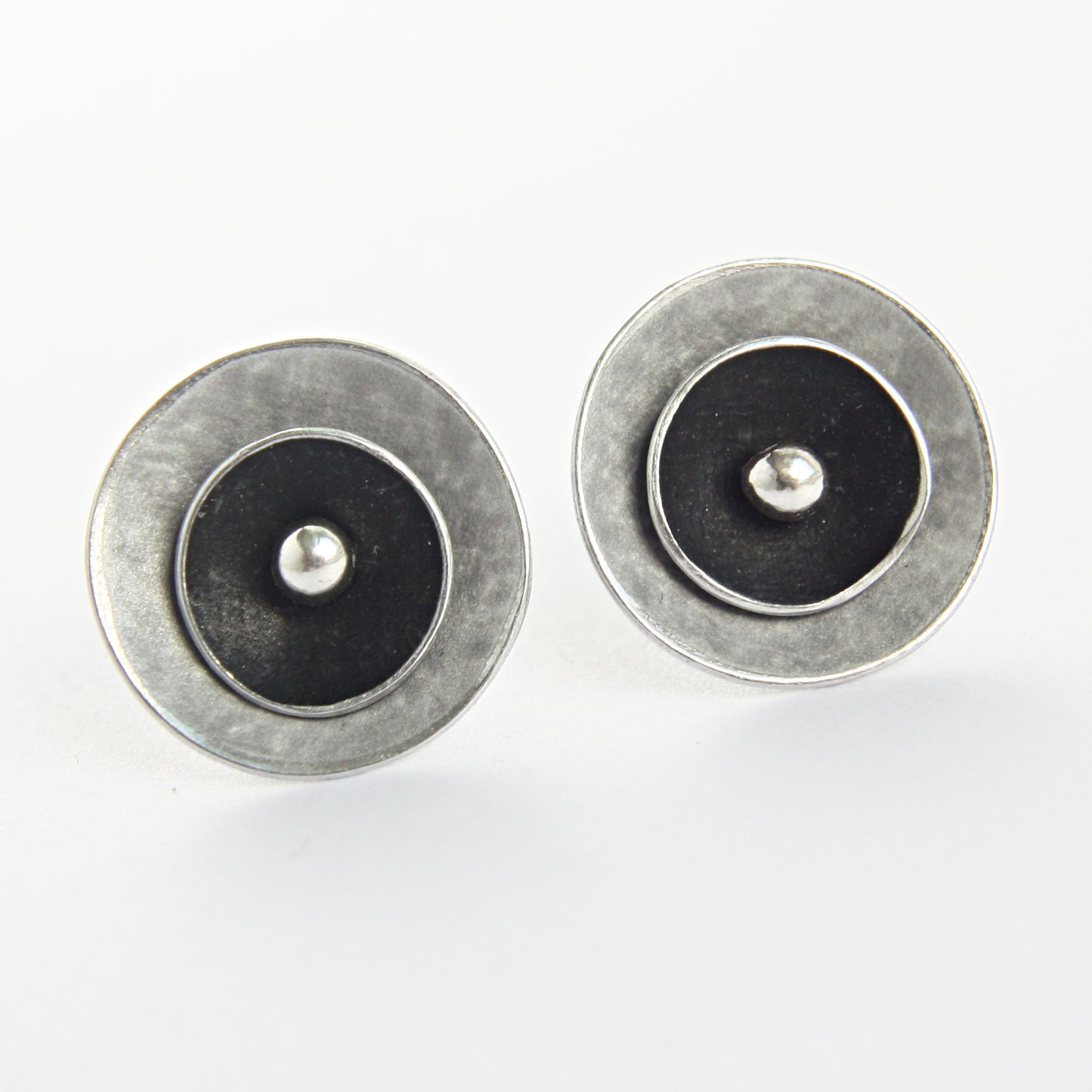 CD1 Double concave disc stud earrings