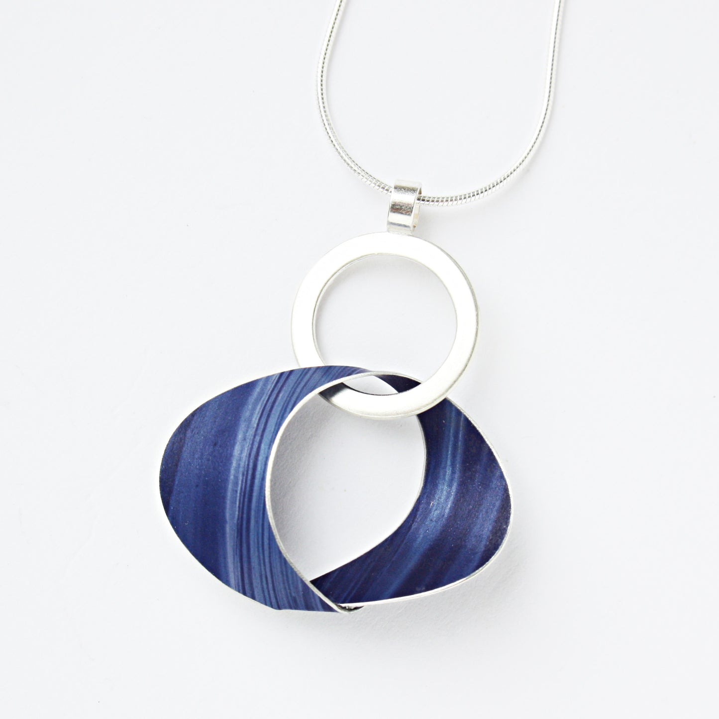 LP11 Twisted loop pendant