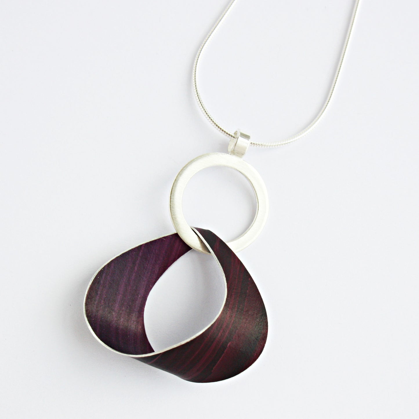 LP11 Twisted loop pendant