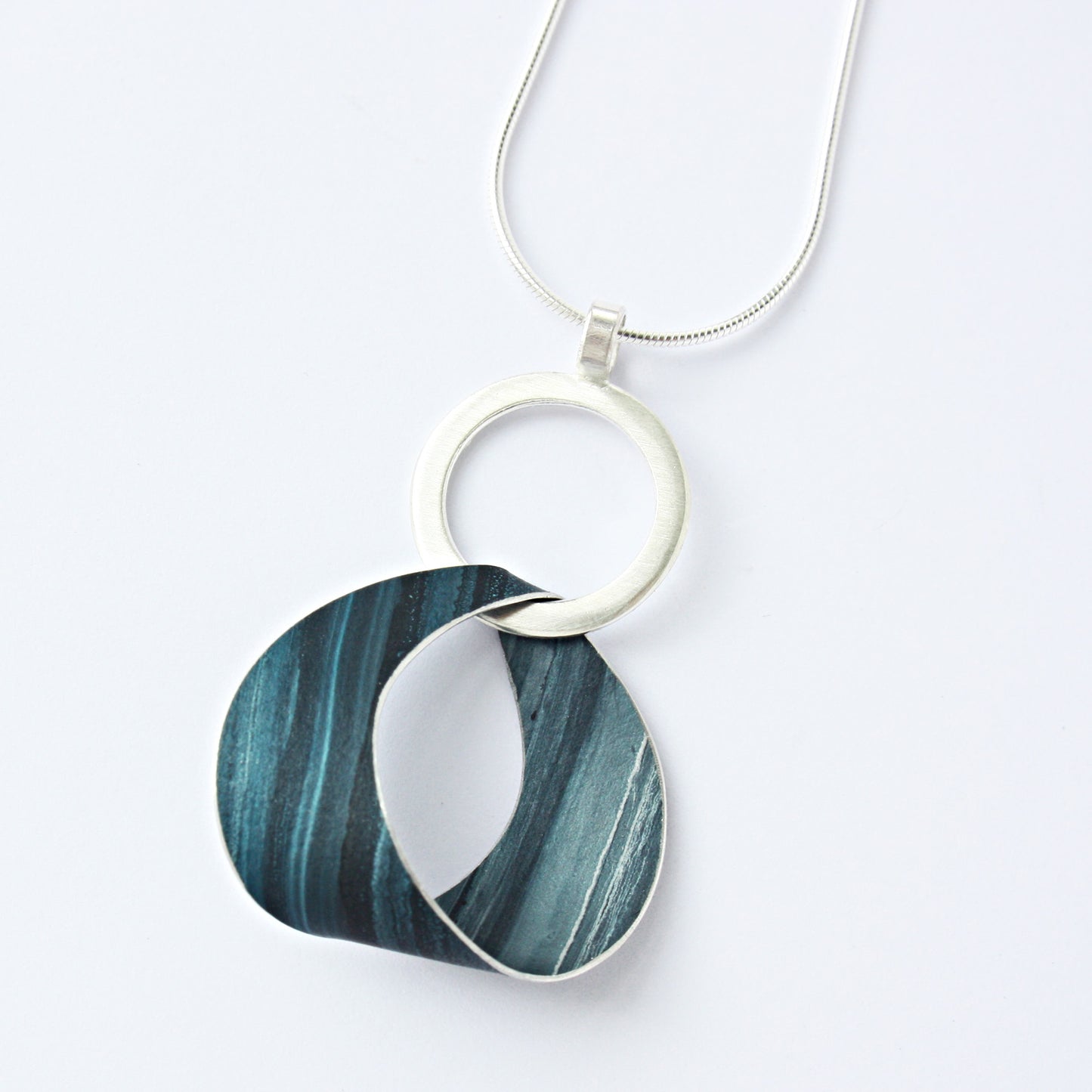 LP11 Twisted loop pendant