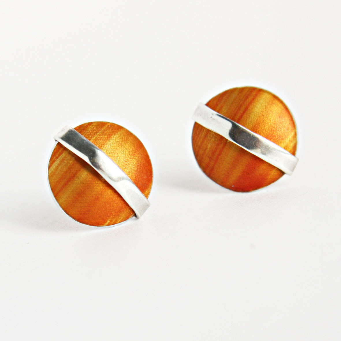 LN4 Dome stud earrings with silver line