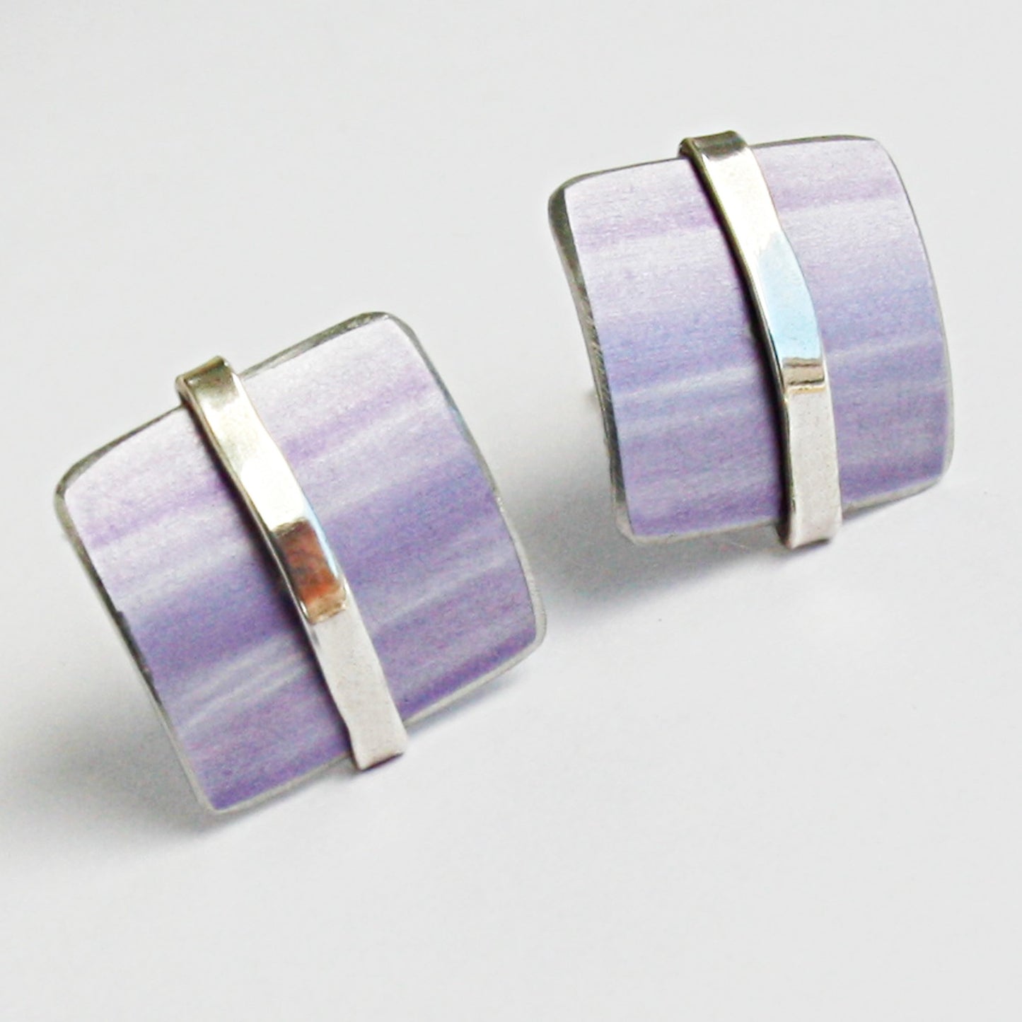 LN2 Little square stud earrings with silver line