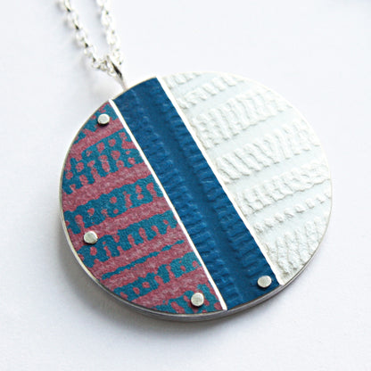 TX17 Round Silver Pendant With Double Layer Of Contrasting Colour