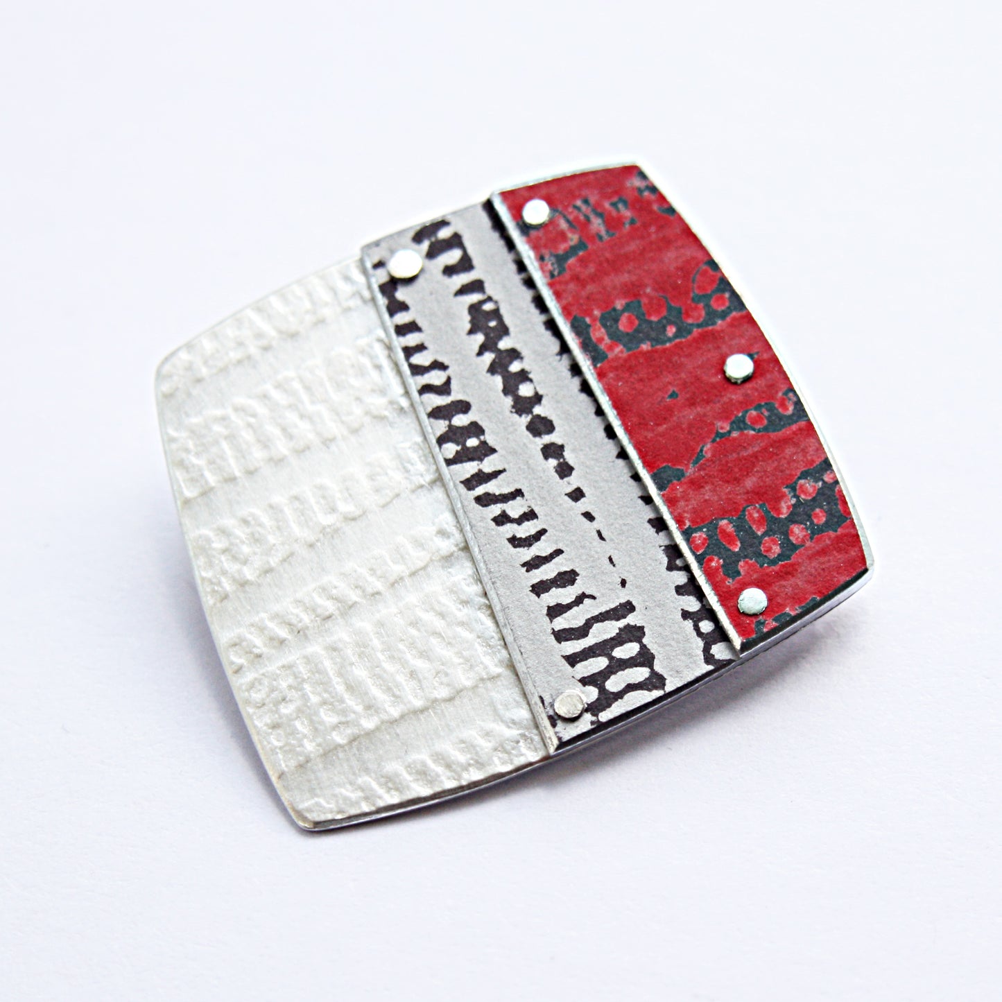 TX11 Square Silver Brooch with Double Layer of Contrasting Colour