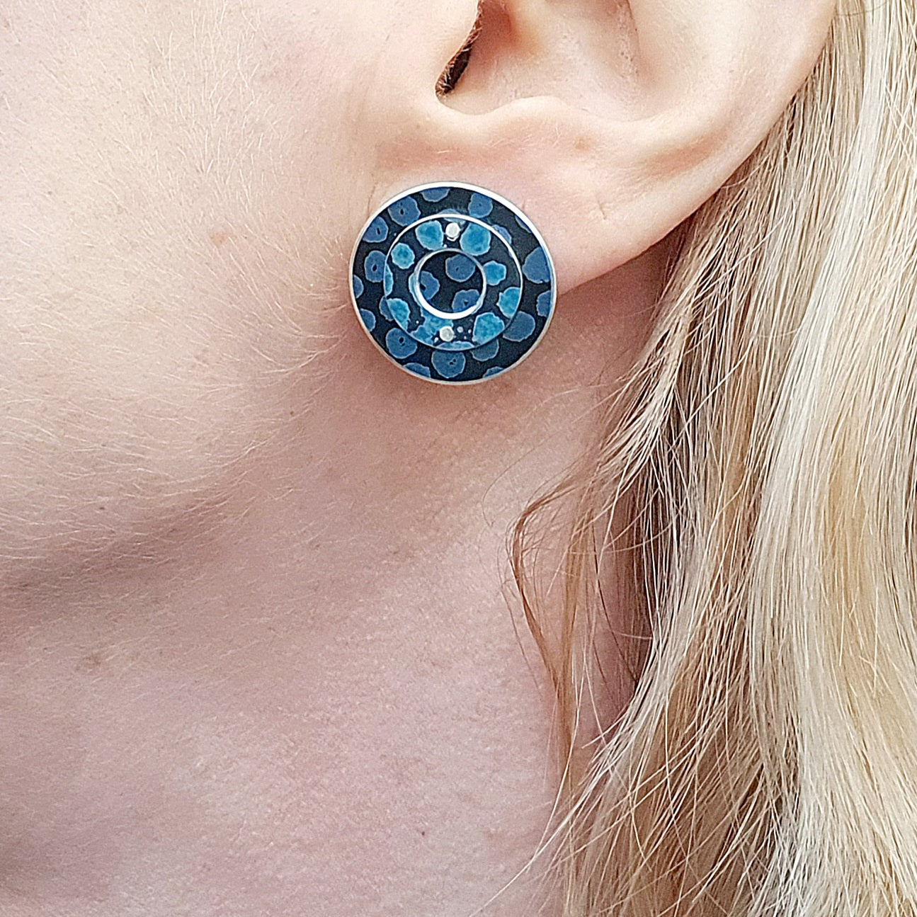 SL48 Pale and dark petrol spotty riveted disc stud earrings