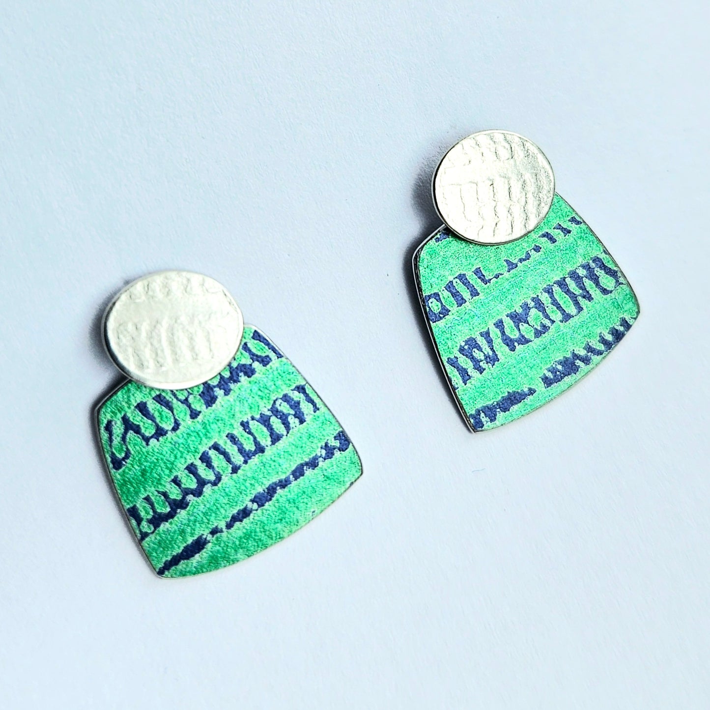 TX26 Oval stud earring with square drop