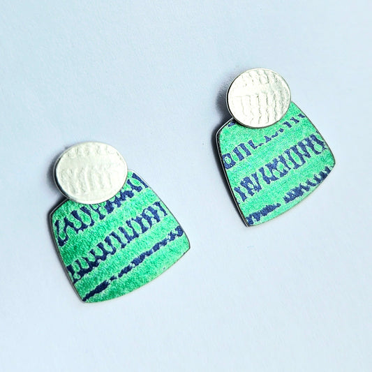 TX26 Oval stud earring with square drop