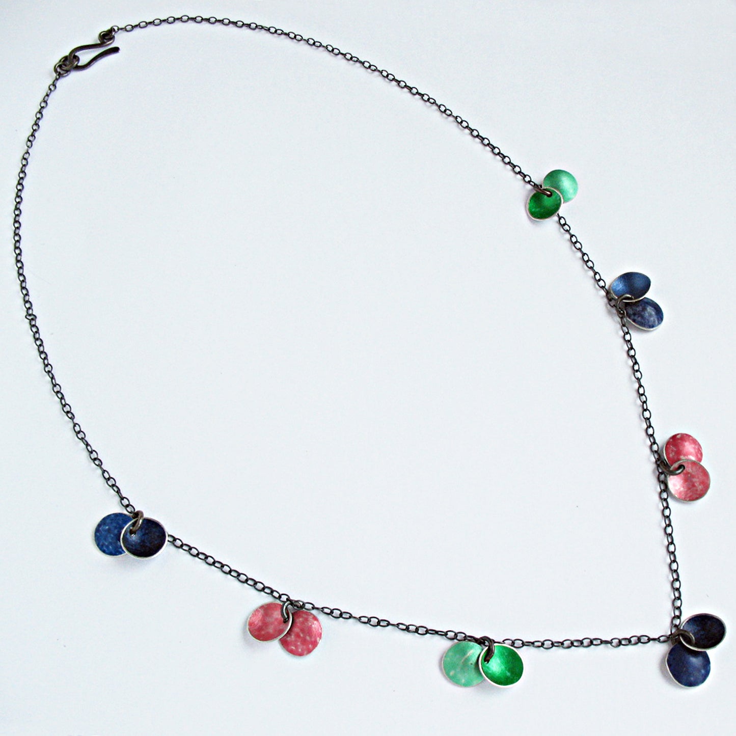 SL31 Green, peach and indigo little disc cluster necklace
