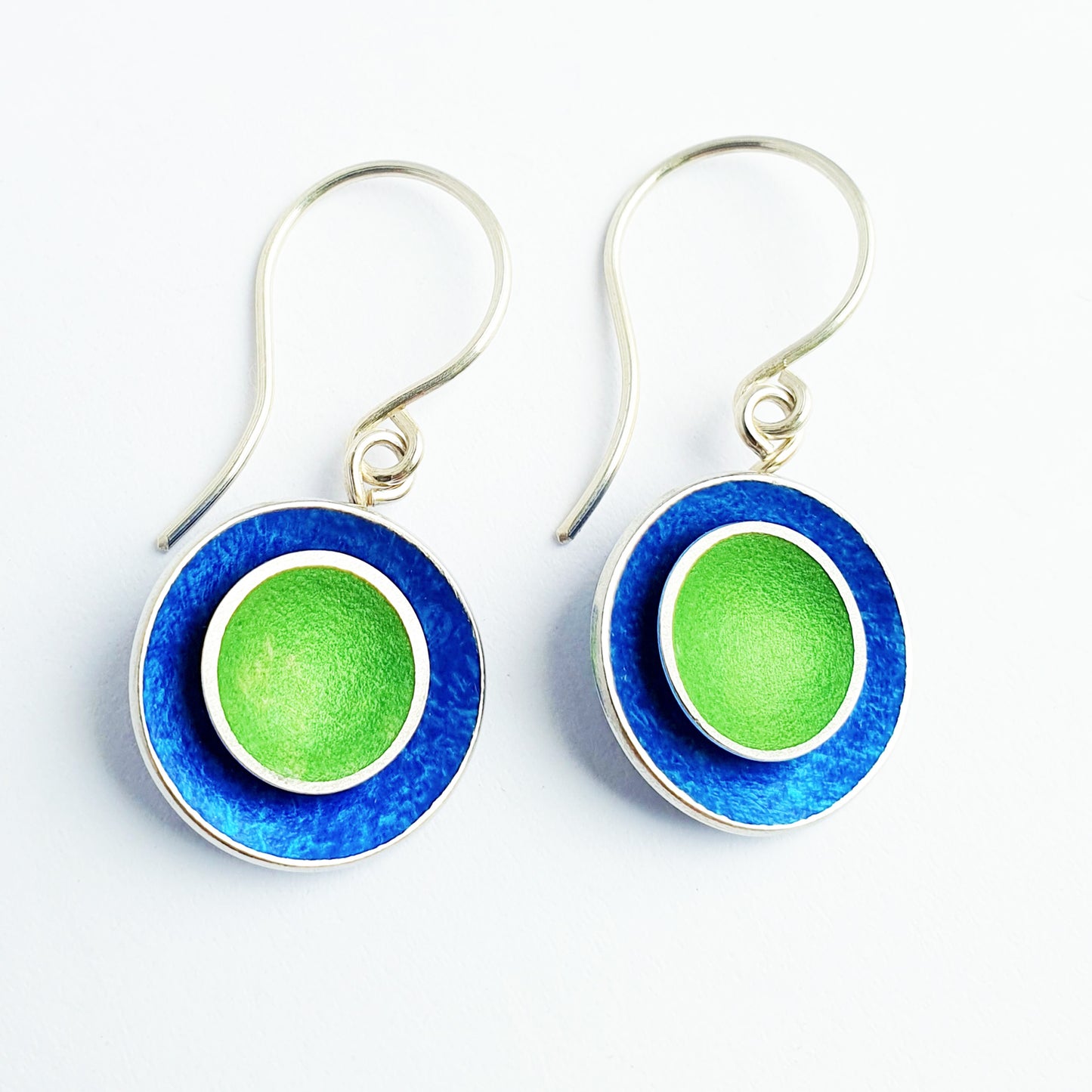 SL25 Double concave disc drop earrings in royal blue and green