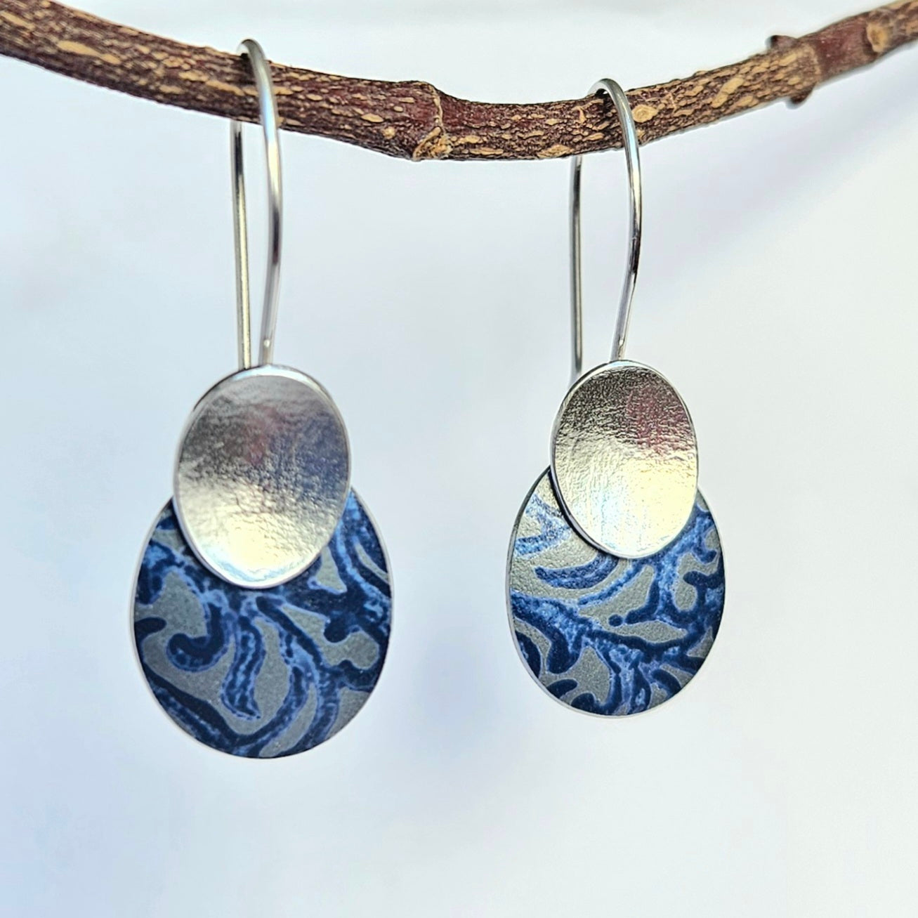 SL18 Silver and indigo Alyssa print oval drop earrings