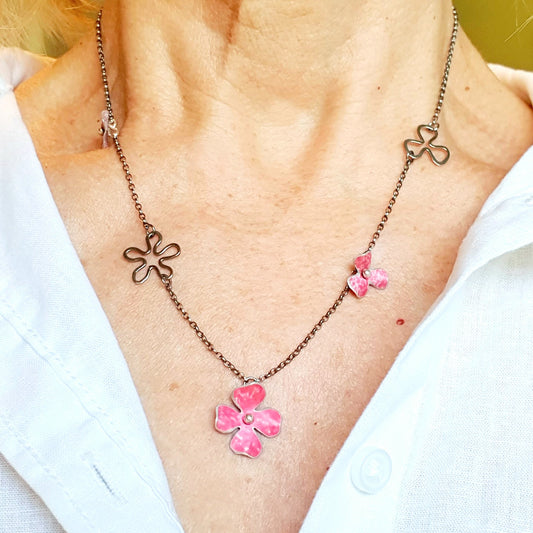SL28 Coral pink floral necklace