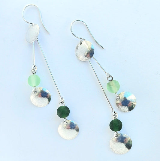 SL16 Silver double disc drop earrings with light and dark green glass beads