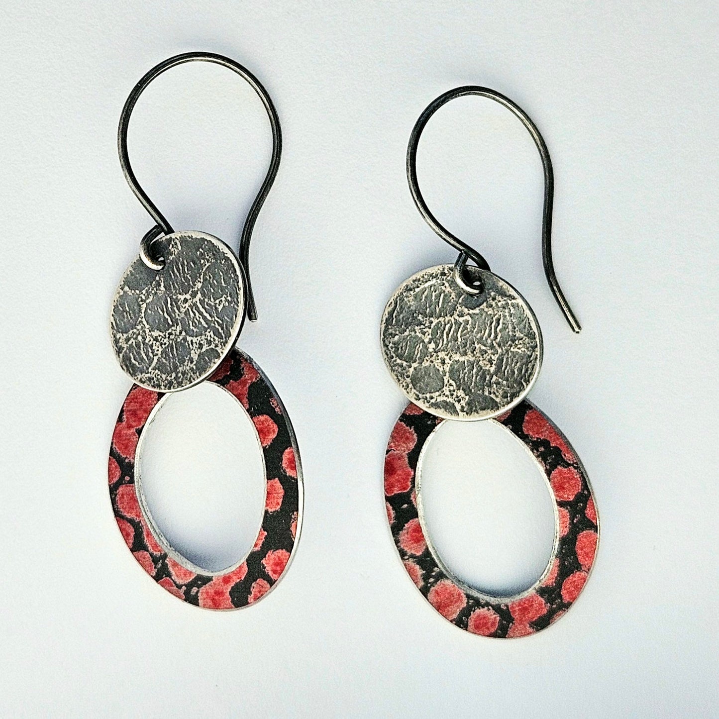 SL22 Textured silver and red spotty hoop drop earrings