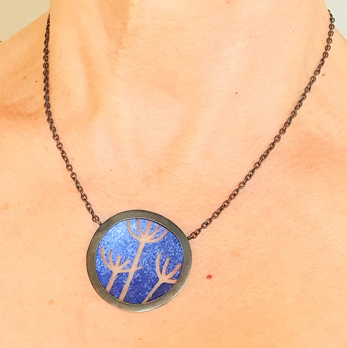 SL34 Grassheads silhouette in indigo necklace