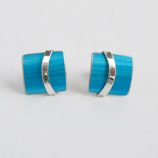 LN1 Square stud earrings with silver curve