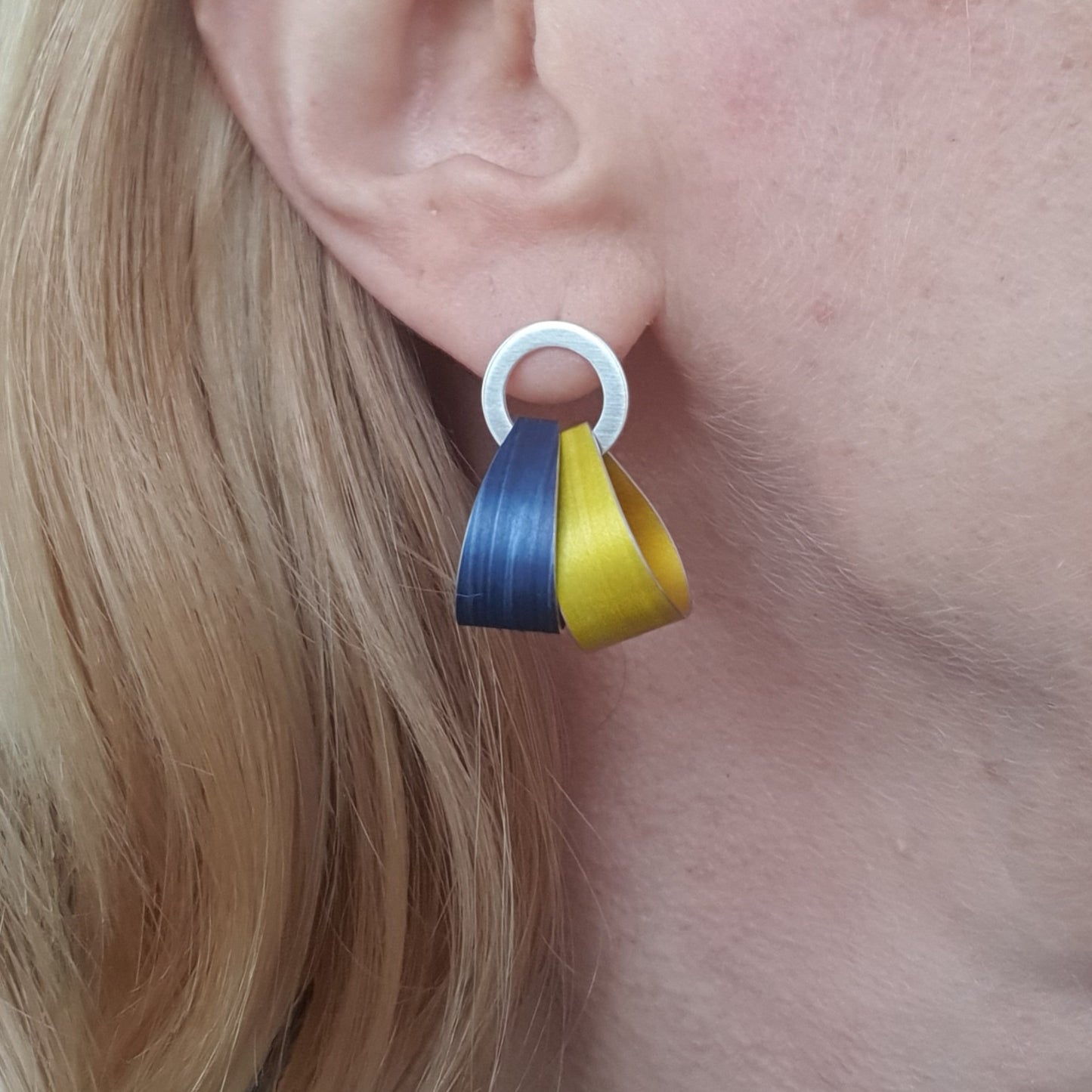LP17 Silver hoop stud earrings with double loops